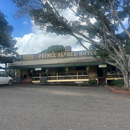 Gundy Pub & Caravan Park Gundiah Extérieur photo